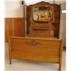 Image 1 : THREE PIECE OAK BEDROOM SUITE