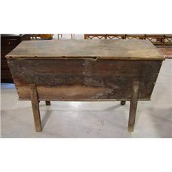 PRIMITIVE WOODEN FEED BOX