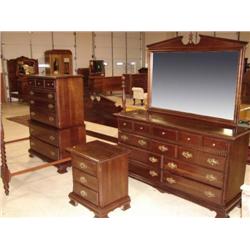 FOUR PIECE MAHOGANY BEDROOM SUITE