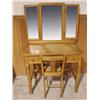Image 2 : FIVE PIECE BIRD’S EYE MAPLE BEDROOM SUITE