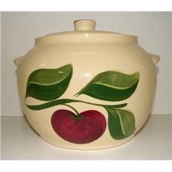 WATT APPLE DECORATED COVERED POT