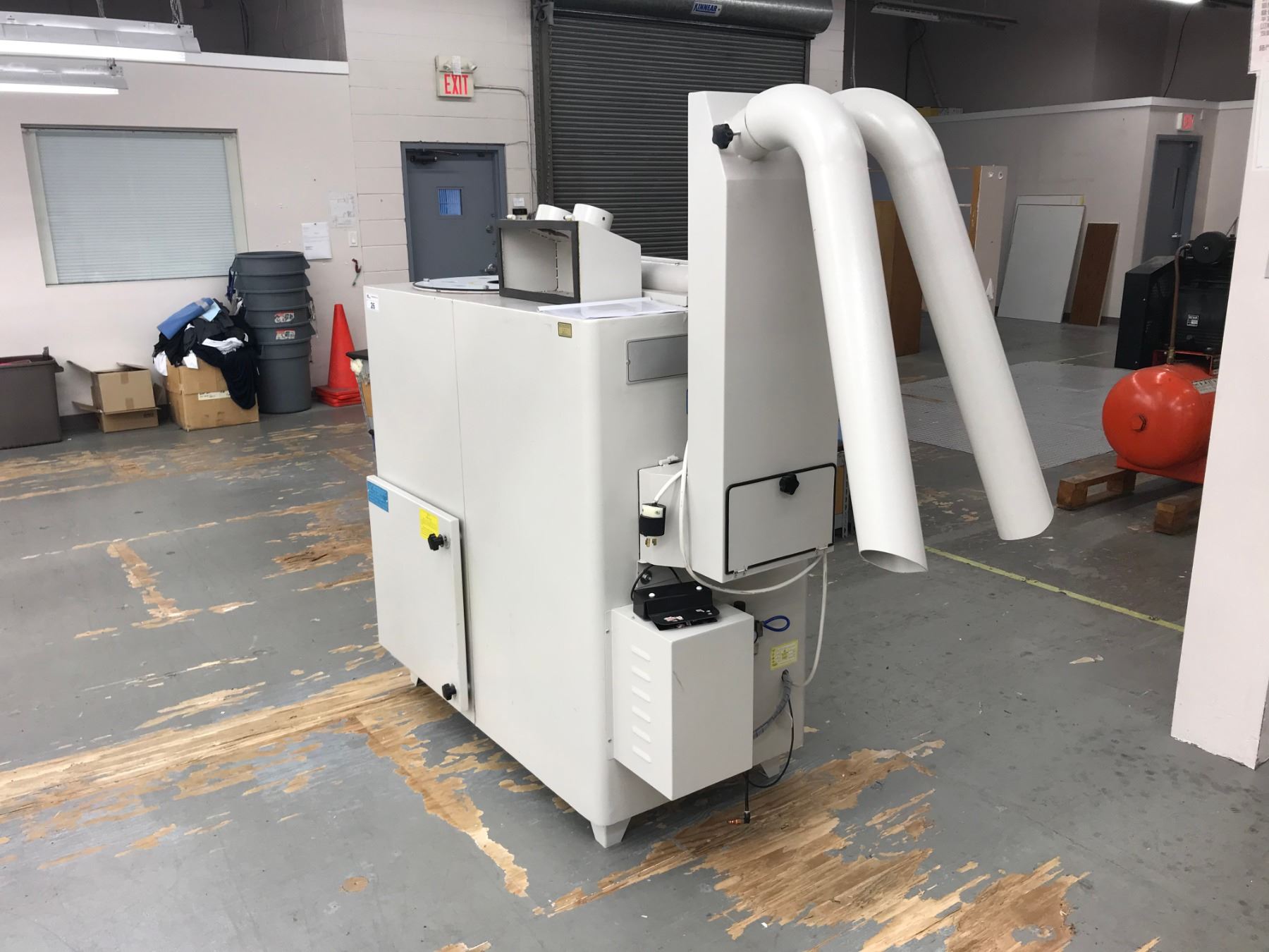 GJN JN-880-2 220V, 3 PHASE, 50HZ COMMERCIAL REVERSING TROUSER MACHINE