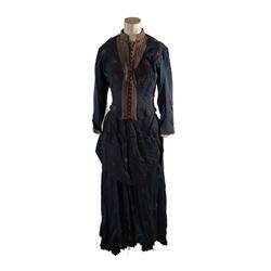 The Hateful Eight Daisy Domergue (Jennifer Jason Leigh) Movie Costumes