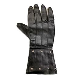 The Mask of Zorro Don Diego de la Vega (Anthony Hopkins) Glove Movie Props