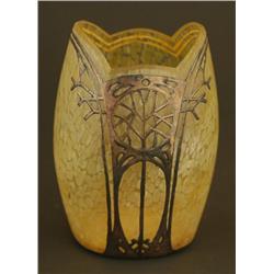 ART GLASS VASE 