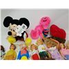Image 5 : LOT OF ASSORTED DOLLS AND STUFFED TOYS