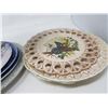 Image 4 : LOT OF ASSORTED DECORATIVE PLATES