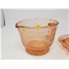 Image 2 : PINK JUICER AND MEASURING CUP (REPRODUCTION)