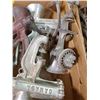 Image 3 : LOT OF VINTAGE MEAT GRINDERS