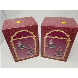 LOT OF 2 FIGURINES (BOX IS 9  X 6.5 )