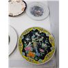 Image 2 : LOT OF 8 DECORATIVE PLATES