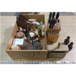 LOT OF COLLECTIBLES (BUTTER PRESS, STARFRIT KNIFE BLOCK, ETC.)