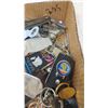 Image 4 : LARGE LOT OF ASSORTED KEY CHAINS