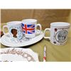 Image 4 : LOT OF ASSORTED ROYALTY ITEMS (TRAY, MUGS, PLATES, PENCIL)