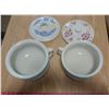 Image 2 : TWO CHAMBER POTS WITH MISMATCHED LIDS