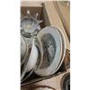 Image 3 : LOT OF ASSORTED ITEMS (PLATES, ASHTRAYS, ETC.)