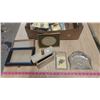 Image 2 : LOT OF ASSORTED ITEMS (BUTTER PRESS, LAMP PARTS, PICTURE FRAMES, ETC.)