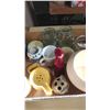 Image 4 : LOT OF ASSORTED ITEMS (SHAVING MUG, JARS, ETC.)