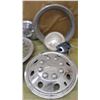 Image 3 : LOT OF HUBCAPS