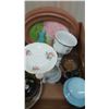 Image 2 : LOT OF ASSORTED COLLECTIBLES INCLUDING FIRE KING TEA CUP