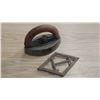 Image 1 : SAD IRON WITH TRIVET