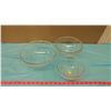 Image 1 : THREE PYREX MIXING BOWLS