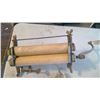 Image 3 : VINTAGE CLOTHES WRINGER