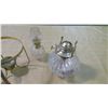 Image 3 : LOT OF ASSORTED ITEMS - SMALL LAMP, LAMP BASE, ETC.