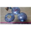 Image 2 : THREE HUBCAPS AND THREE SMALL TINS (2 WHIZ TINS)