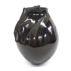 Mata Ortiz Pottery Lizard Jar by Rito Talavera