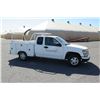 Image 3 : 07 Isuzu Service Truck (Runs & Drives See Video)