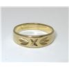 Image 1 : 10 KT Yellow Gold Band Ring - 3.1 Grams