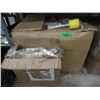 Image 1 : Cube Organizer Shelf & Case of Sponges