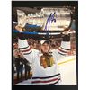 Image 1 : JONATHAN TOEWS SIGNED 8X10 STANLEY CUP PHOTO