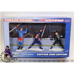WAYNE GRETZKY STARTING LINE-UP 3 FIGURE COLLECTION