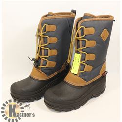 CANADIANA WINTER BOOTS SIZE 5.