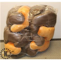 LOT OF KIDS ANIMAL SHAPED PILLOWS.