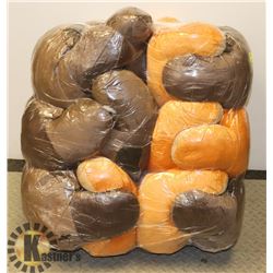 LOT OF KIDS ANIMAL SHAPED PILLOWS.