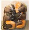 Image 1 : LOT OF KIDS ANIMAL SHAPED PILLOWS.