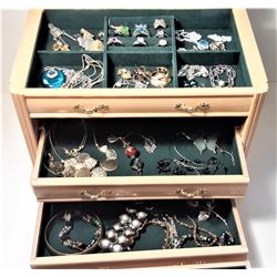 10)  PICKELED OAK 3 DRAWER JEWELRY
