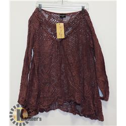 WOMENS SHIRTS SIZE MEDIUM