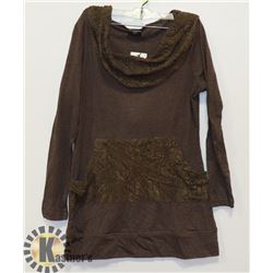 WOMENS HOODIE SIZE LARGE