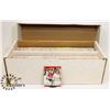 Image 1 : 1600 COUNT BOX OF HOCKEY CARDS