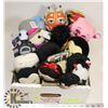 Image 1 : FLAT OF ASSORTED STUFFED ANIMALS.