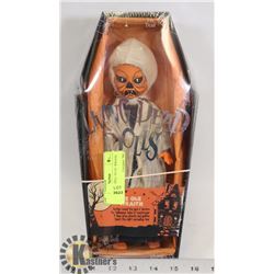 LIVING DEAD DOLL YE OL' WRAITH.