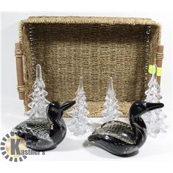 BASKET WITH 2 GLASS LOONS AND 2 TREES