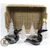 Image 1 : BASKET WITH 2 GLASS LOONS AND 2 TREES