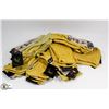 Image 1 : BOX OF LEATHER DEERSKIN GLOVES SZ SMALL