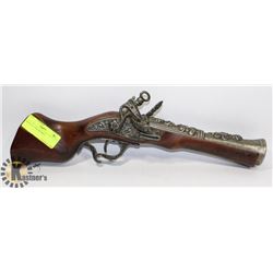 REPLICA 1700S MUSKET.