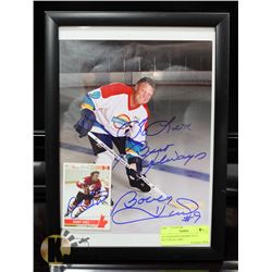 AUTOGRAPHED BOBBY HULL PICTURE & CARD.